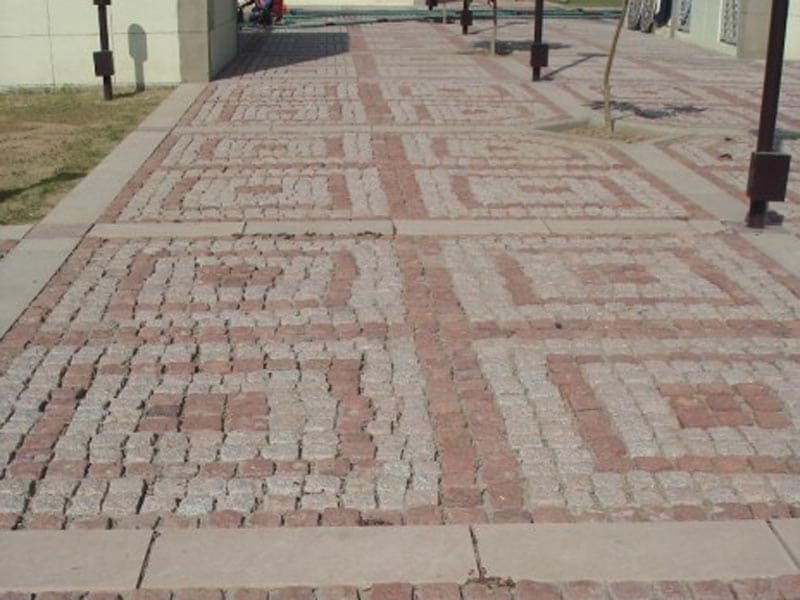 jodhpur-beige-natural-finish-hand-tumbled-stones-paving-cobbles-outdoor-landscaping-parking-lot-pavement