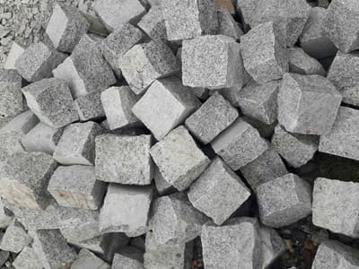 silver-gray-solid-indian-granite-cobbles-cubes-cheap-price-hand-split-face-natural-landscaping-stones-exporter-trader-supplier-manufacturer