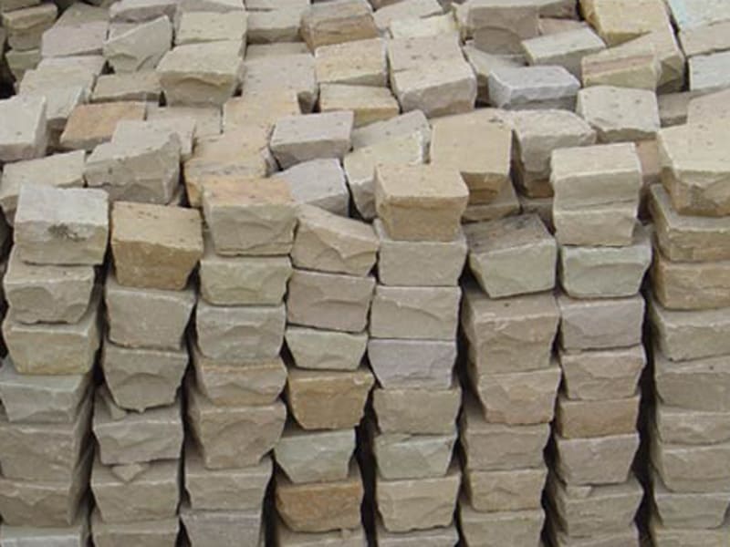 tandur-yellow-limestone-natural-finish-cubes-hand-tumbled-cobbles-stones-manufacturer-wholesaler-best-price-from-india