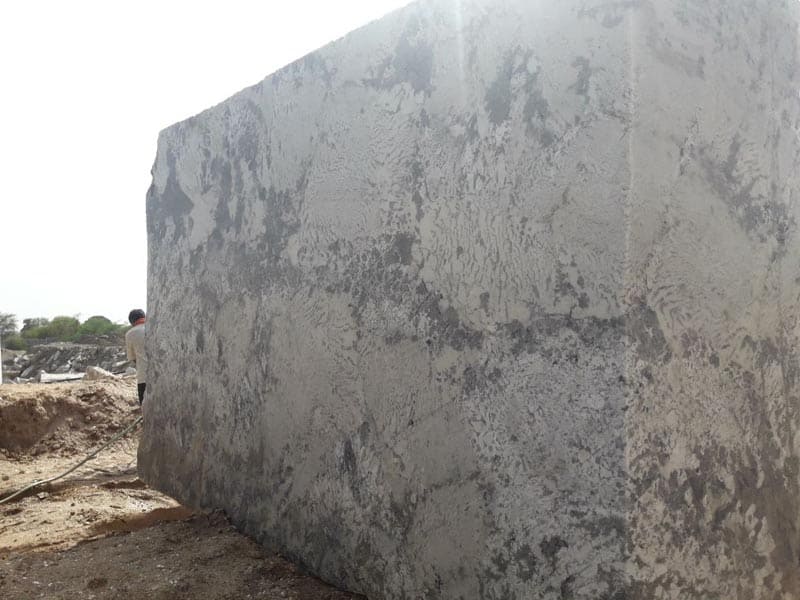alaska-white-graniter-rajasthan-mine-blocks