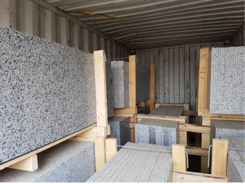 platinum-white-granite-packing-slabs-in-container