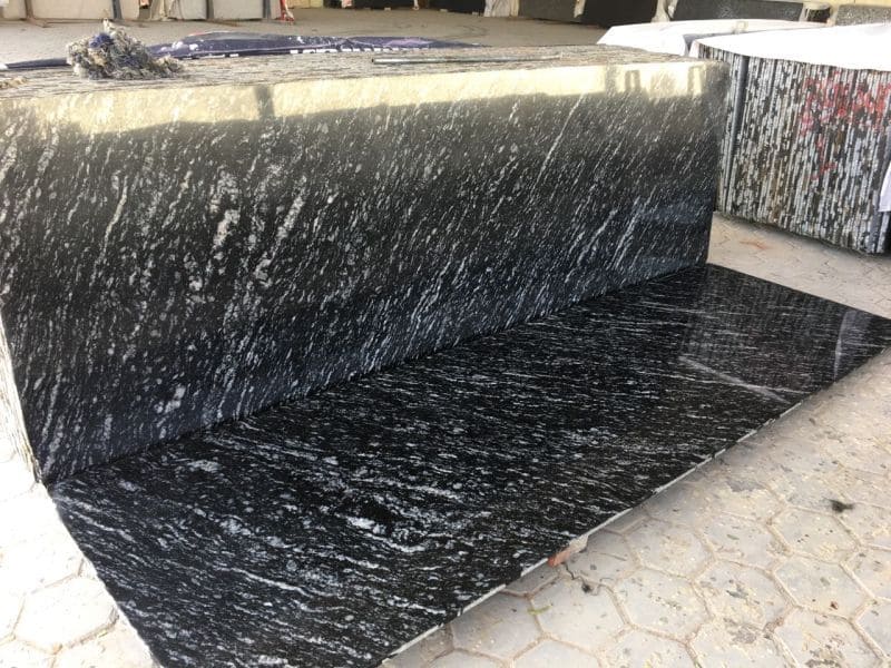 river-black-granite-polished-cutter-size-slabs