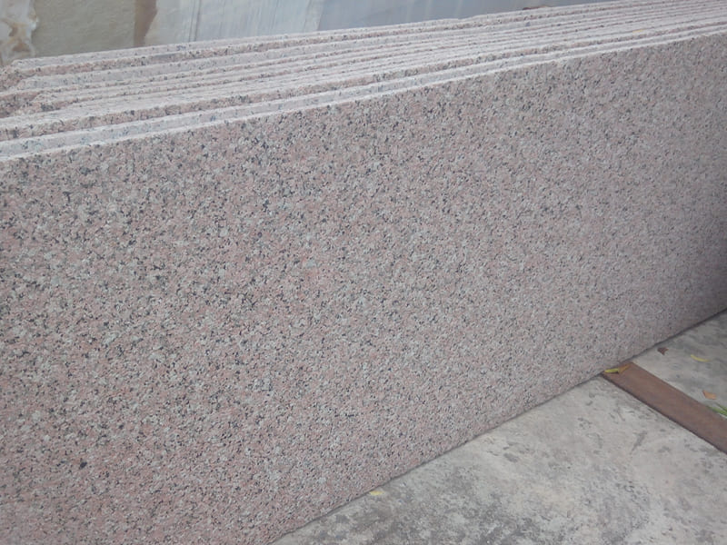 rosy-pink-granite-polished-cutter-slabs