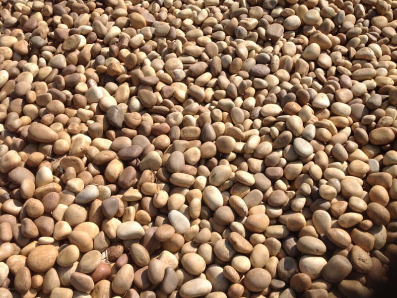 beige-natural-river-pebbles-landscaping-home-decor-garden-stones