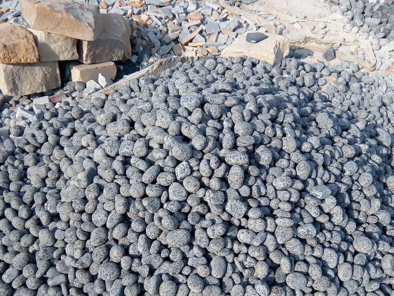 home-decor-small-smooth-pebbles-black-beauty-mixed-size-granite-stones-landscape-depot