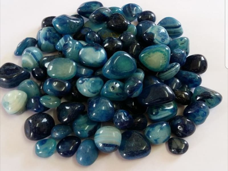 natural-sea-blue-color-onyx-polished-super-high-quality-pebbles-stones-dealer-manufacturer-supplier