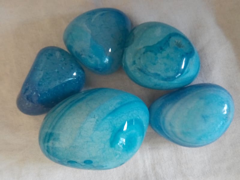 office-garden-polished-blue-color-onyx-shiny-glossy-rocky-tumbled-stone-pebbles-exporter-supplier-trader