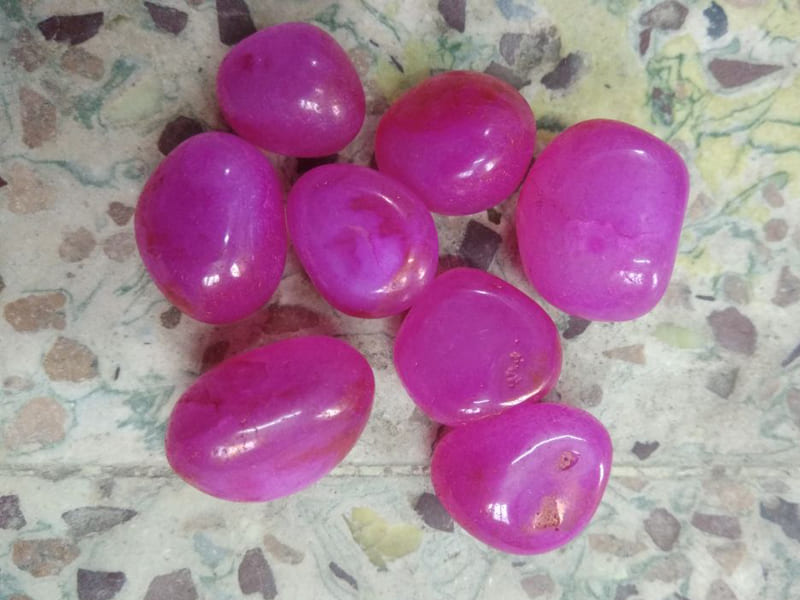 pink-colour-glossy-shiny-look-onyx-pebbles-uses-in-decorative-purpose-architechtural-semi-precious-stones