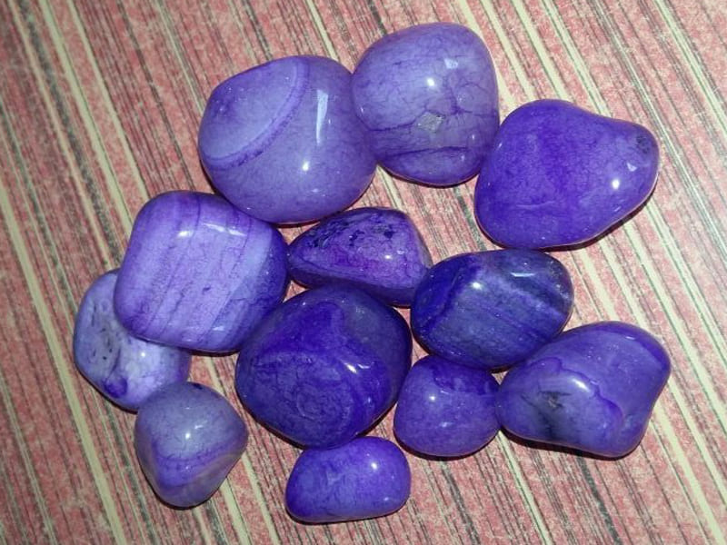 violet-purple-dye-tumbled-agate-onyx-polished-outdoor-pebbles-poolside-decorative-stones