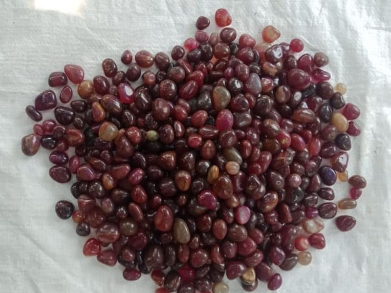 natural-red-color-onyx-agate-tumbled-polished-pebbles-home-garden-office-bar-table-top-decorative-stones