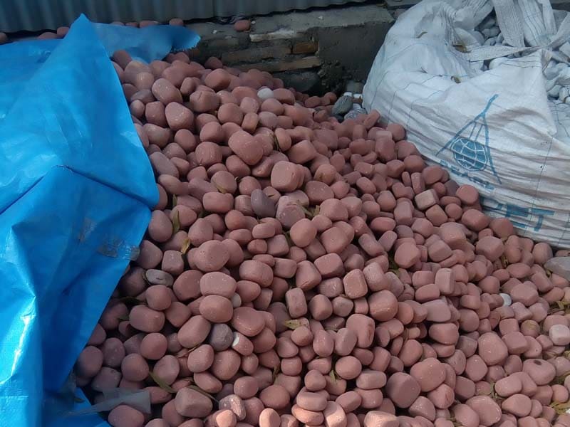 red-color-sandstone-stone-best-price-forest-agro-product-pebbles-rock-garden-landscape