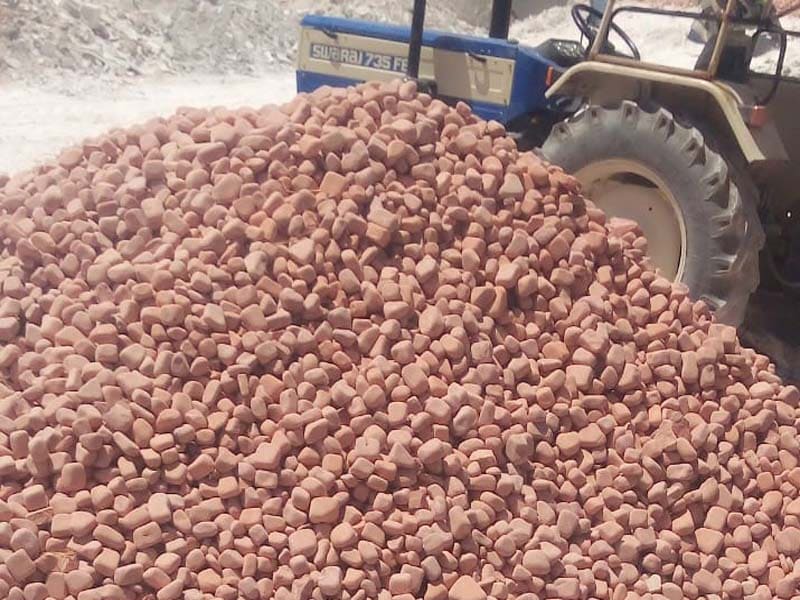 red-decorative-sandstone-tumbled-honed-finish-stone-pebbles-decorative-garden-outdoor