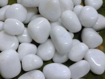 white-agate-indian-quartz-polished-semi-precious-tumbled-stones-pebbles-decorative-garden-mall-fountain-exporter-trader-supplier-manufacturer