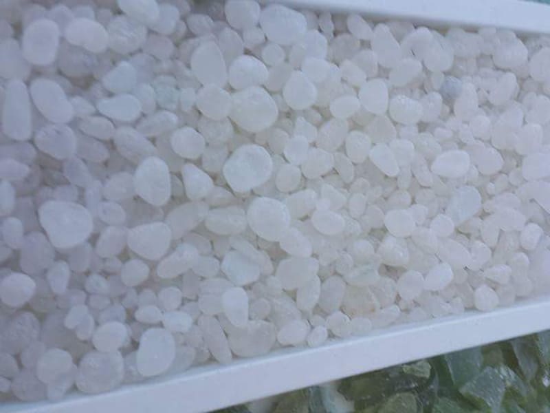 white-color-onyx-tumbled-polished-stones-home-decor-exporter-manufacturer-supplier-importer