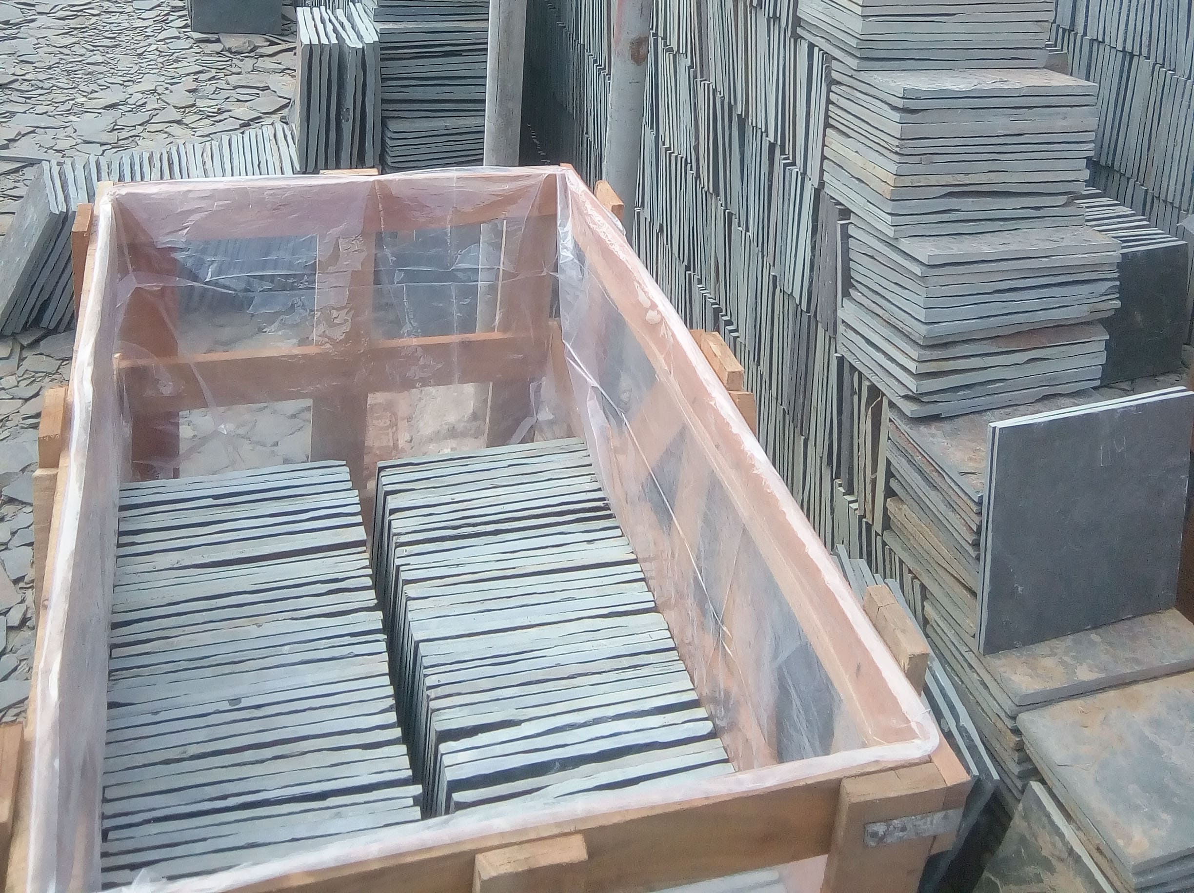 jack-black-slate-interior-exterior-tile-applications